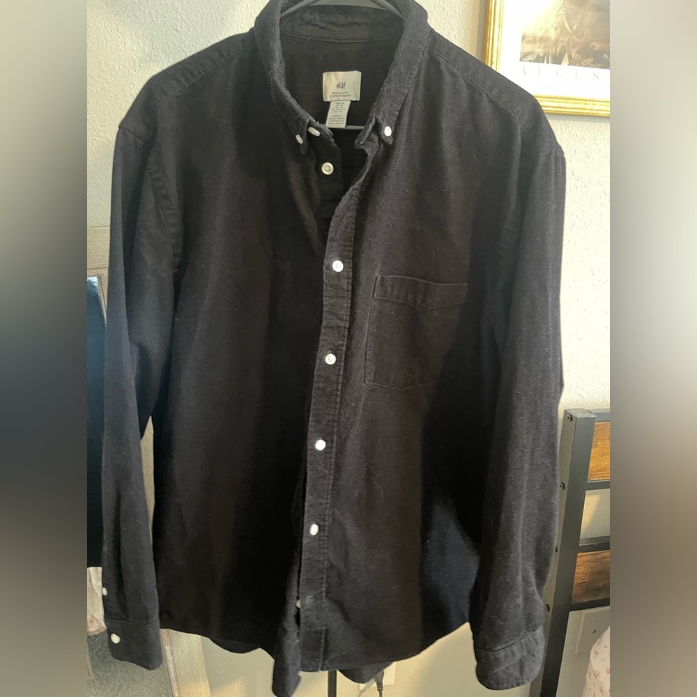 Men's Black Button-Up Shirt